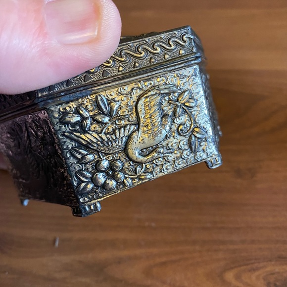 Vintage Trinket Jewelry Box - Picture 9 of 12